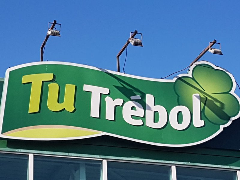 Cartel de Hipermercado Trebol.jpeg