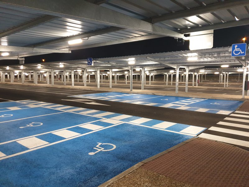 Parking aeropueto Asturias.jpg