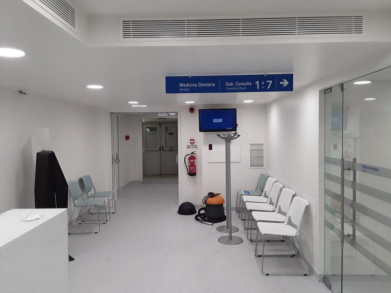 Sala de espera Hospital.jpg